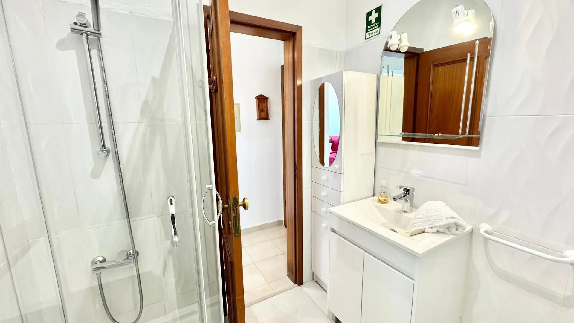 Apartment Algarve - Beach Front - Free Wifi - Air Con Armacao de Pera